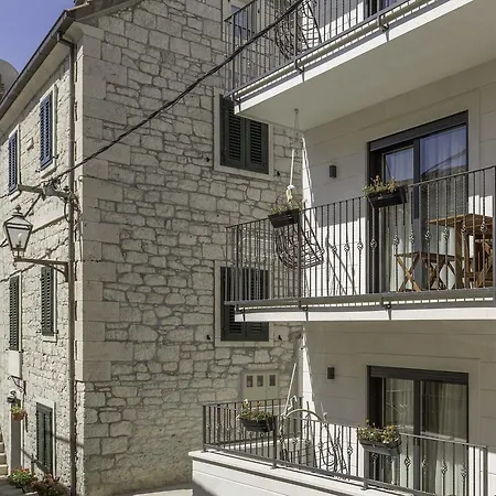 Apartment Lux Petar *