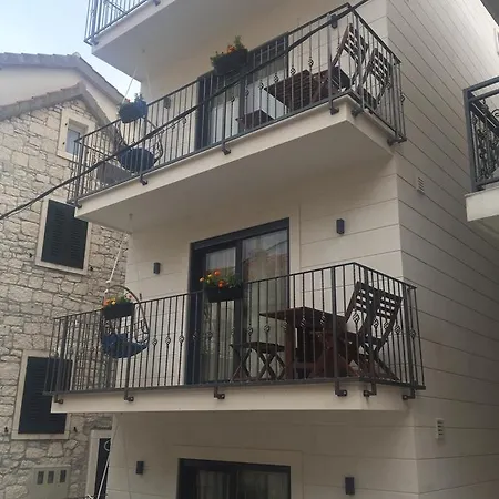 Lux Petar * Baška Voda